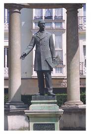 Mateo Benigno de Moraza foruzalearen irudia, Gasteizko hiriak eskaini zion monumentuan.<br><br>